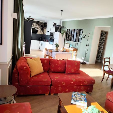 Le Familia Apartment Guer Luaran gambar