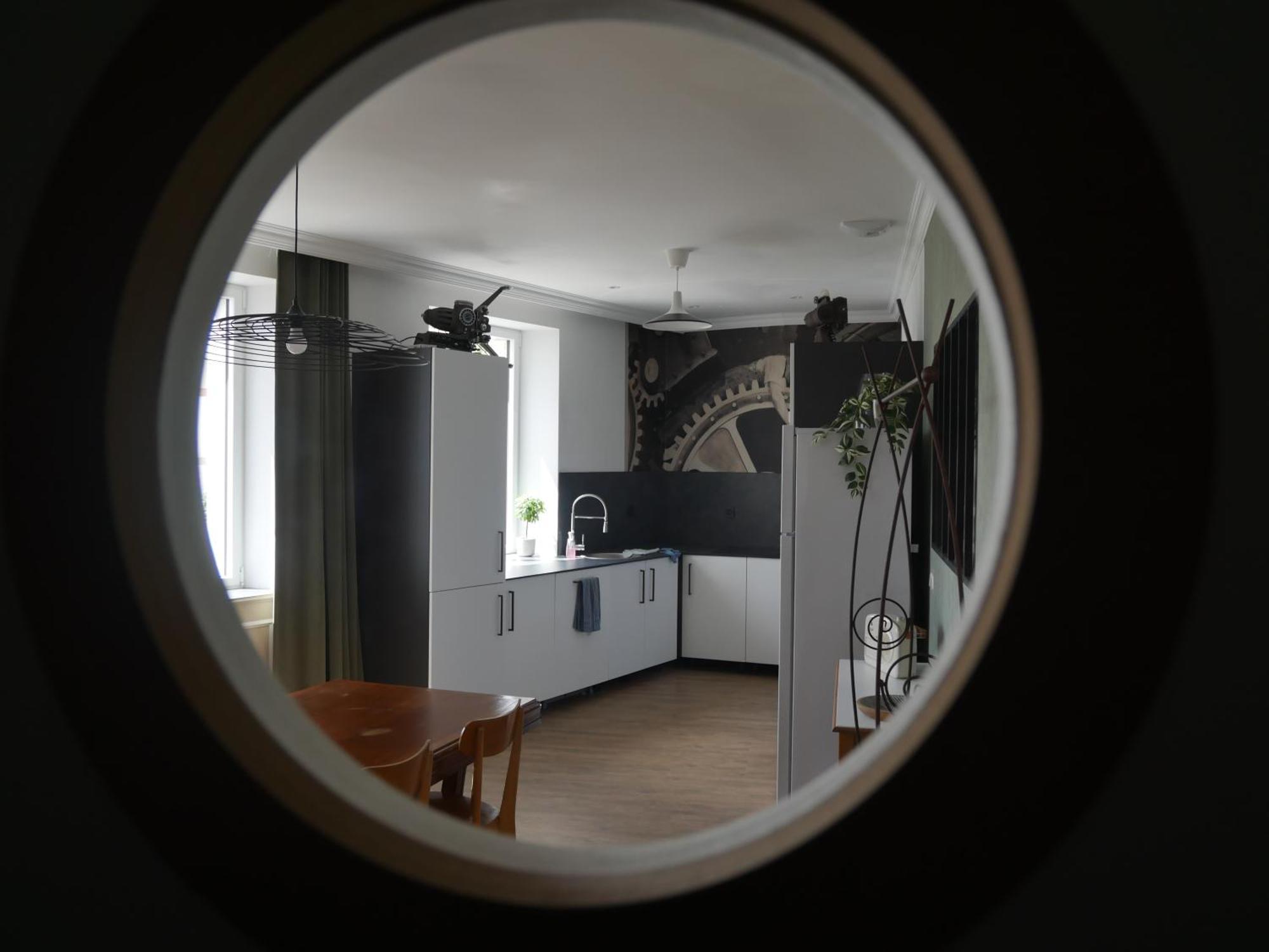 Le Familia Apartment Guer Luaran gambar