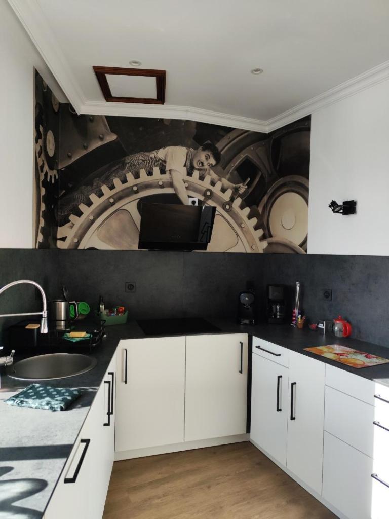 Le Familia Apartment Guer Luaran gambar